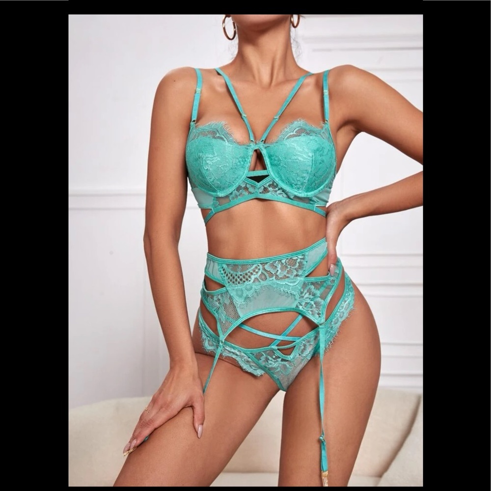 ⭐️ 2 for $25 / 3 for $30⭐️ - Picture 3 of 4